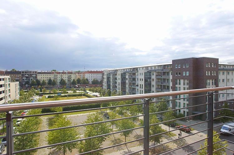 Spacious Studio Apartment Friedrichshain Berlino Camera foto